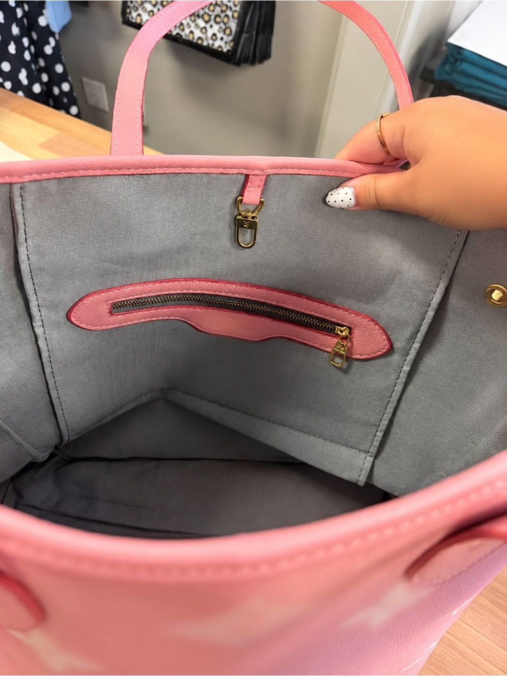 Purse - Picture 3 of 3